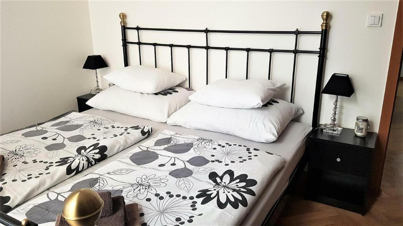 Old Town - Terrace & Parking Apartment *